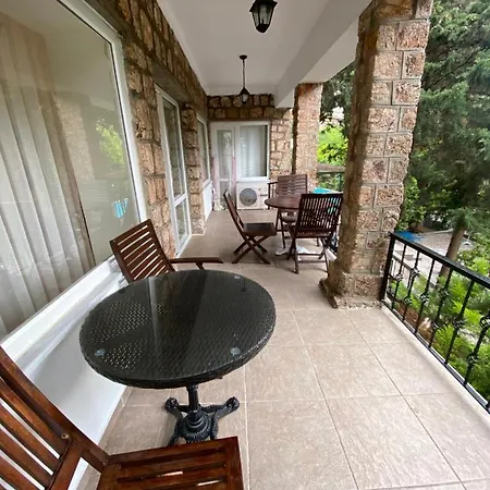 Bueyuekada Apart Hotel - Karadag Apart